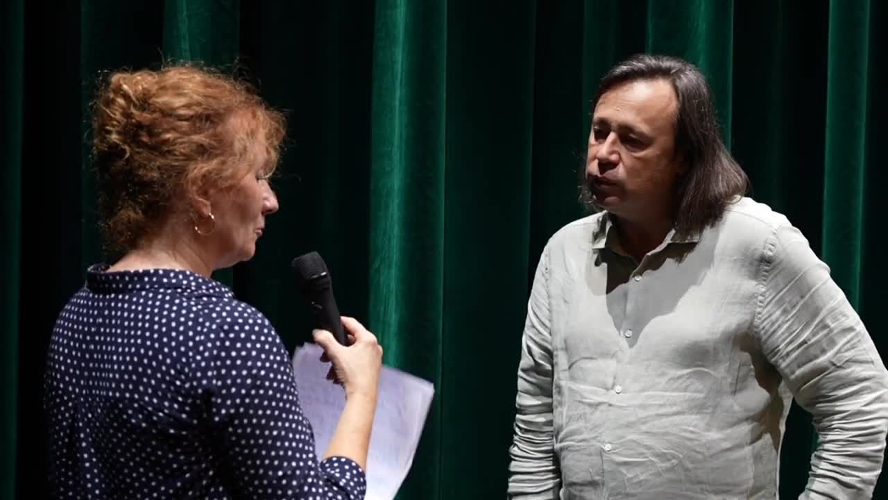 Vidéo "Comme tu me veux" - M La Scène : après la représentation ... entretien avec Stéphane Braunschweig
